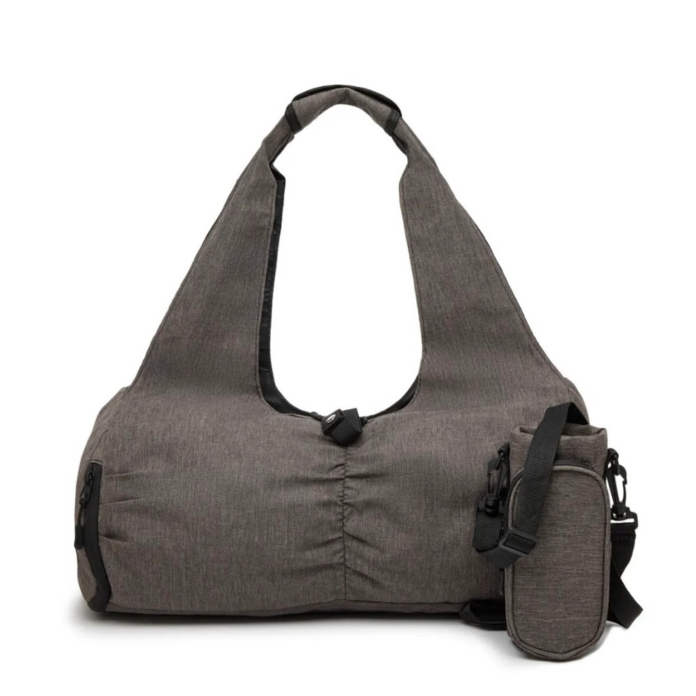 DSW Gym Bag and Water Bottle Holder